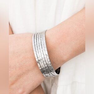 ❤️‍🔥5/$25❤️‍🔥 Bauble-Headed Silver Bracelet